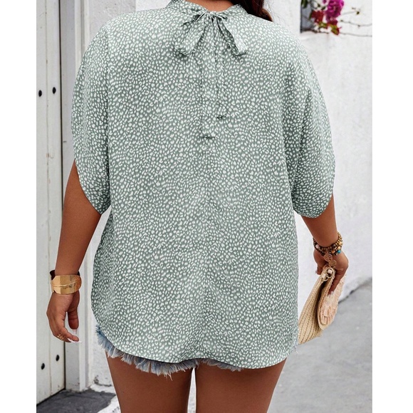 Plus Mock Neck Leopard Print Batwing Sleeve Blouse - Picture 5 of 6